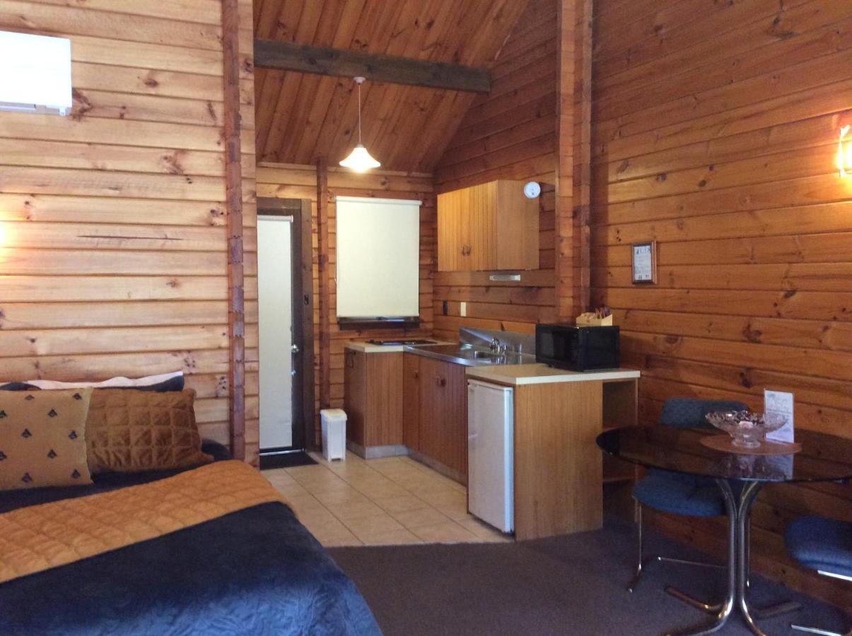 Alpine Lodge Motel Hanmer Springs Bagian luar foto