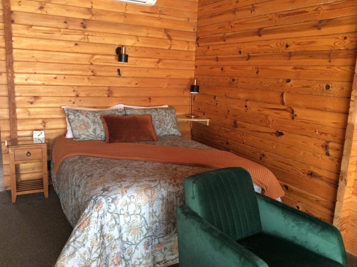 Alpine Lodge Motel Hanmer Springs Bagian luar foto