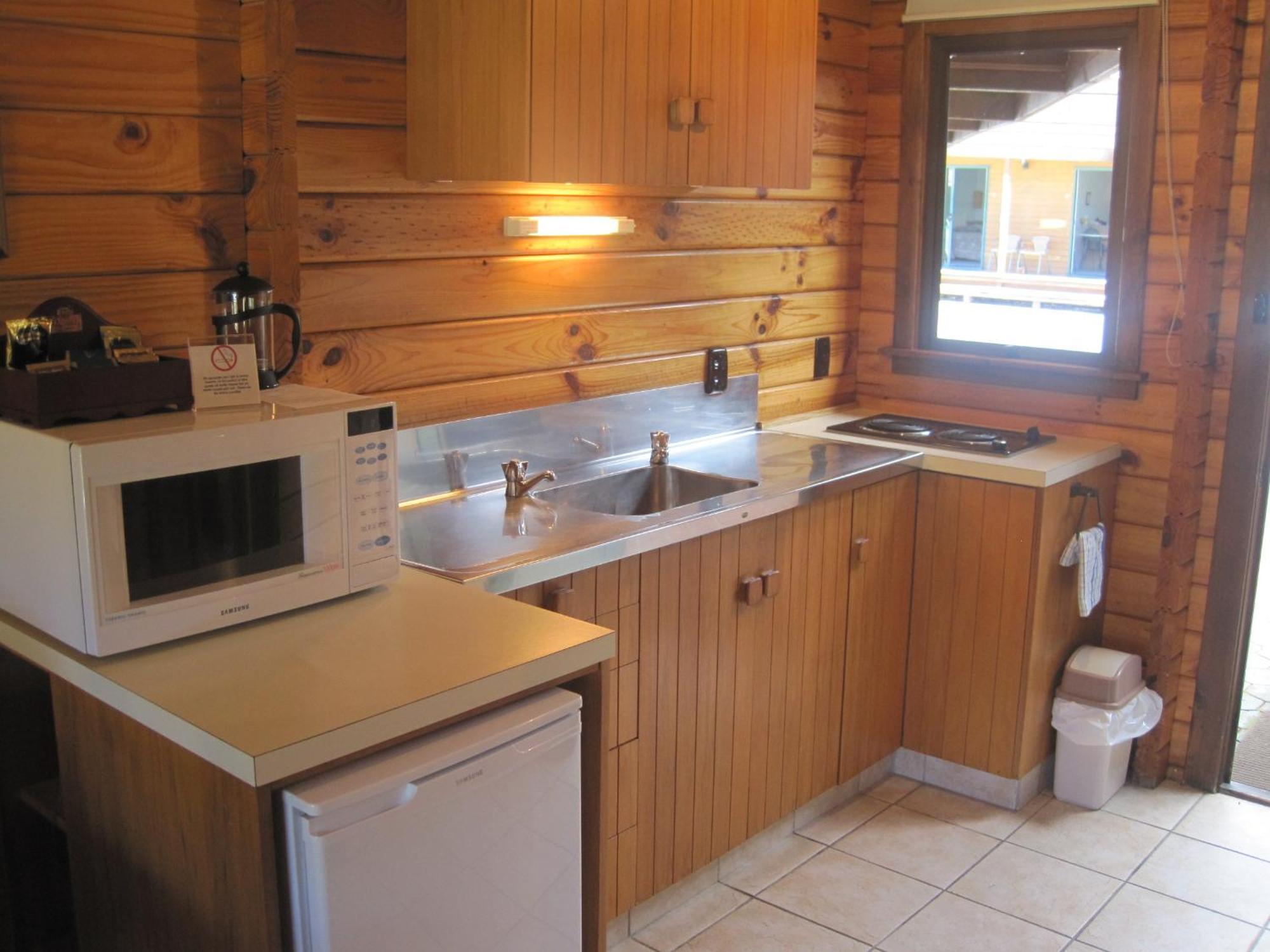 Alpine Lodge Motel Hanmer Springs Bagian luar foto