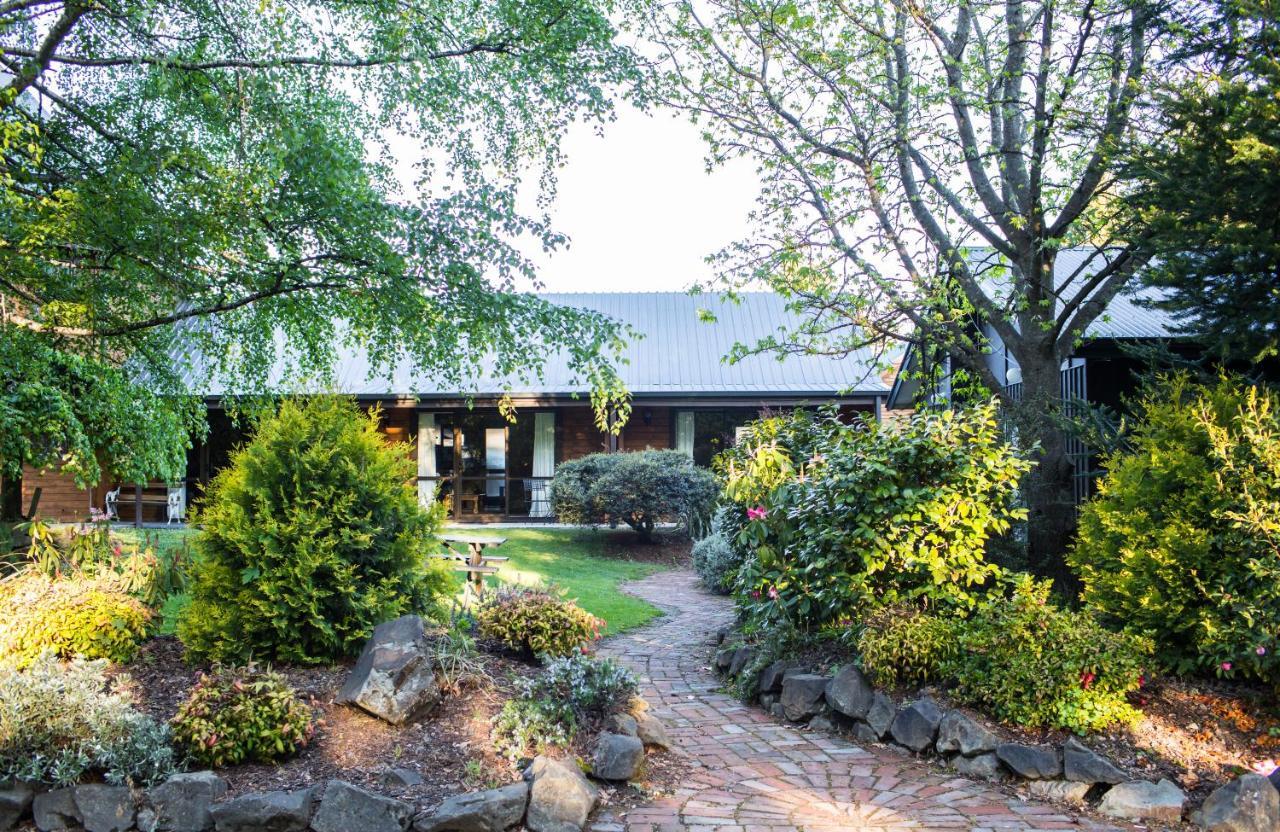 Alpine Lodge Motel Hanmer Springs Bagian luar foto